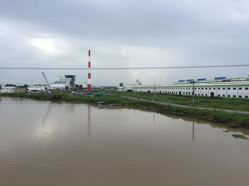 Sông Hậu đang bị đầu độc