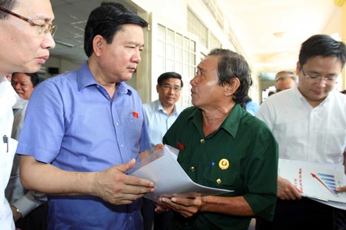 Nới hạn điền, lo đất cho nông dân