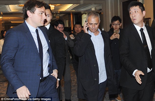 Mourinho đủ giúp M.U đoạt cúp