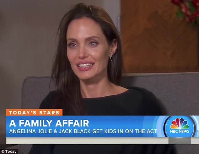 Angelina Jolie không muốn các con nối nghiệp diễn
