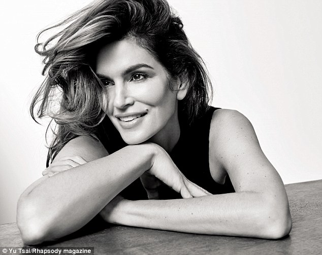 Cindy Crawford thông báo sắp nghỉ hưu