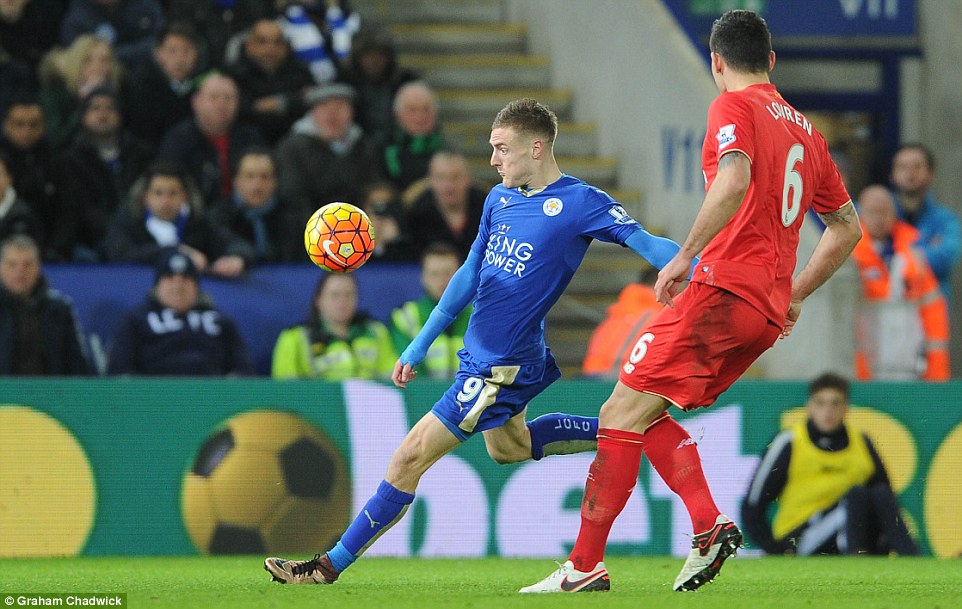 Ngất ngây với "siêu phẩm" sút xa của Vardy