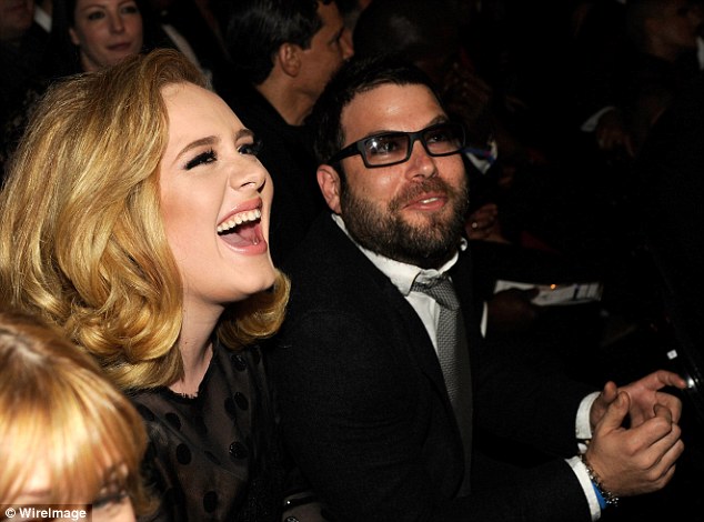 Adele  nổi đóa vì bị rò rỉ ảnh riêng tư lên mạng