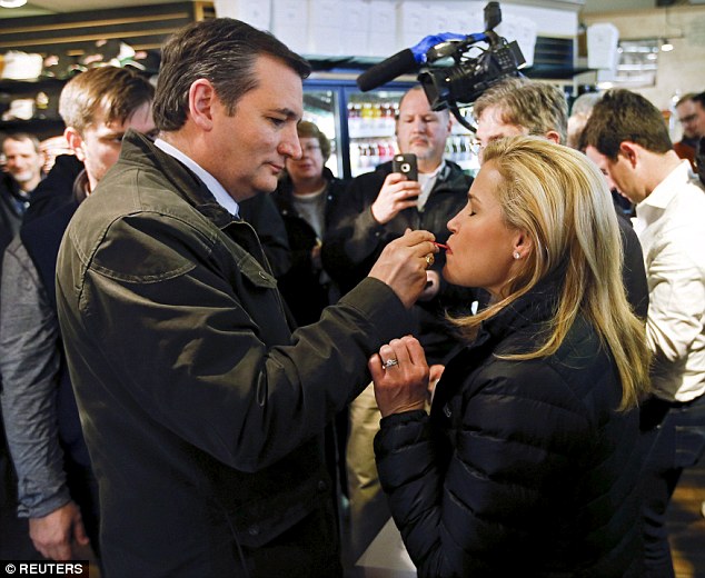 Ông Ted Cruz từng là khách của tú bà Palfrey?