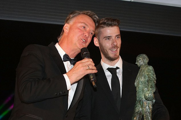 De Gea đẩy Van Gaal vào đường cùng