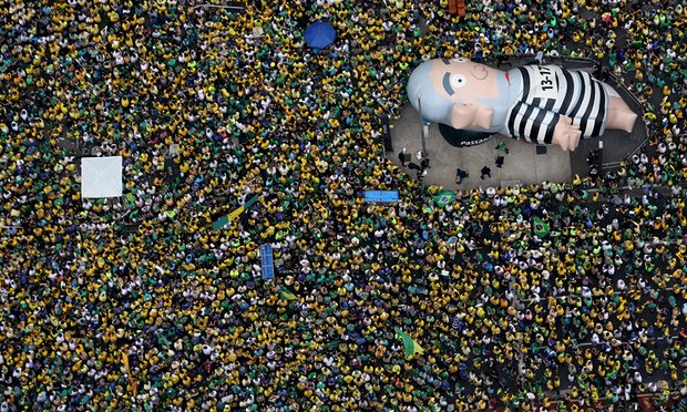 Brazil: Tổng biểu tình đòi lật đổ tổng thống