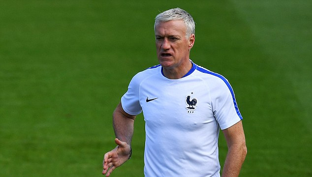 HLV tuyển Ph&aacute;p - &ocirc;ng Deschamps