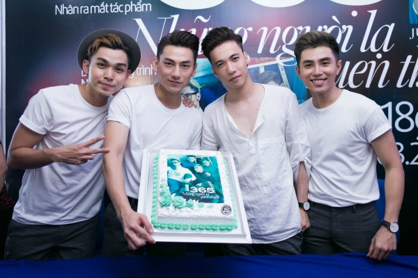 Nhóm 365 tuyên bố  tan rã