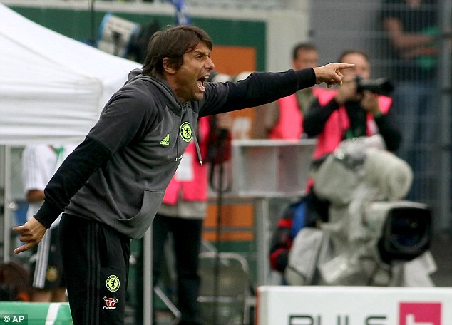 Conte tuyên bố giúp Hazard sánh ngang Ronaldo và Messi