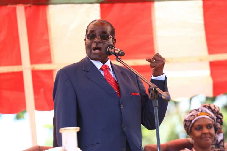 Tổng thống Zimbabwe quyết giữ ghế tới khi "trời gọi"