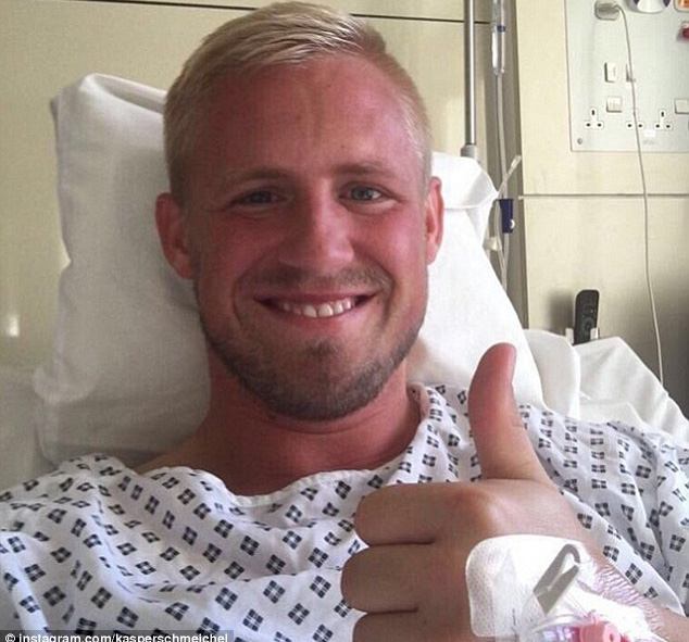 Vừa phẫu thuật xong, Kasper Schmeichel đã đòi xung trận
