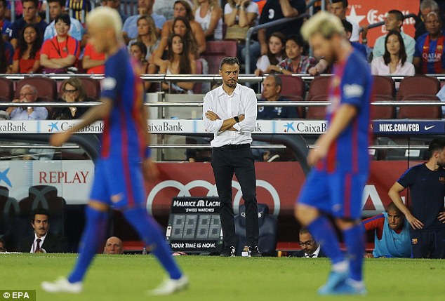 Enrique chấp nhận mọi chỉ trích sau trận thua sốc Alaves