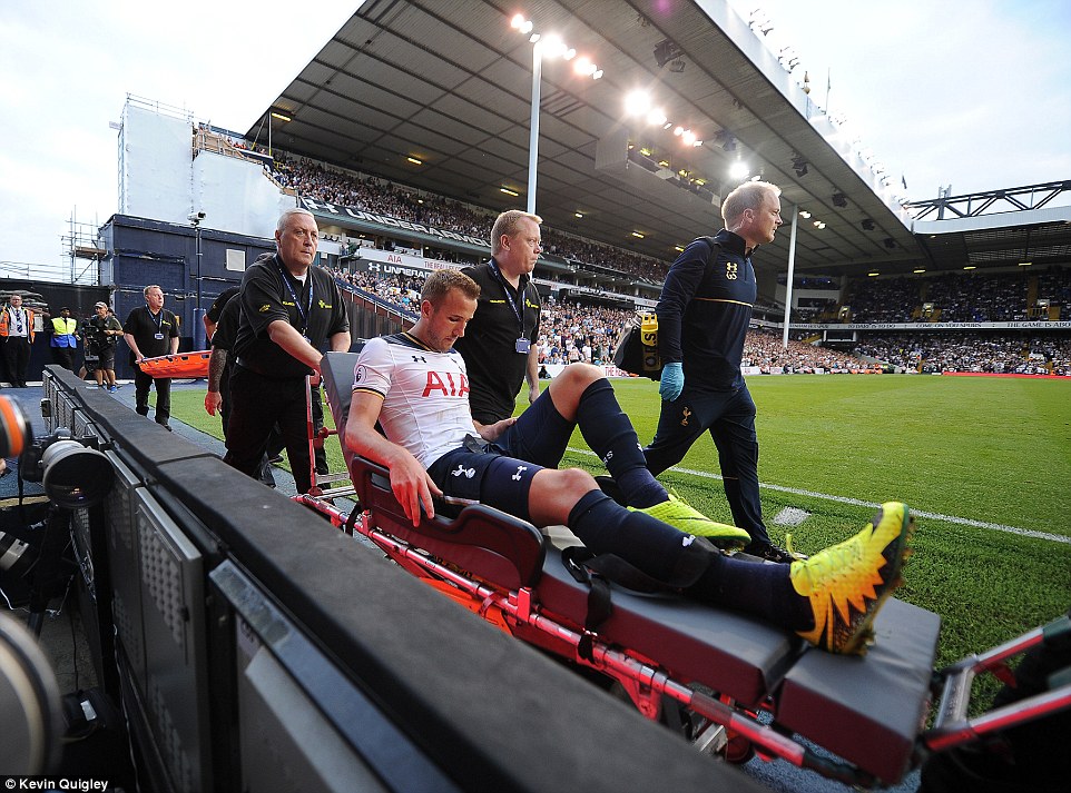 Tottenham trả giá cho 3 điểm bằng chấn thương của Kane