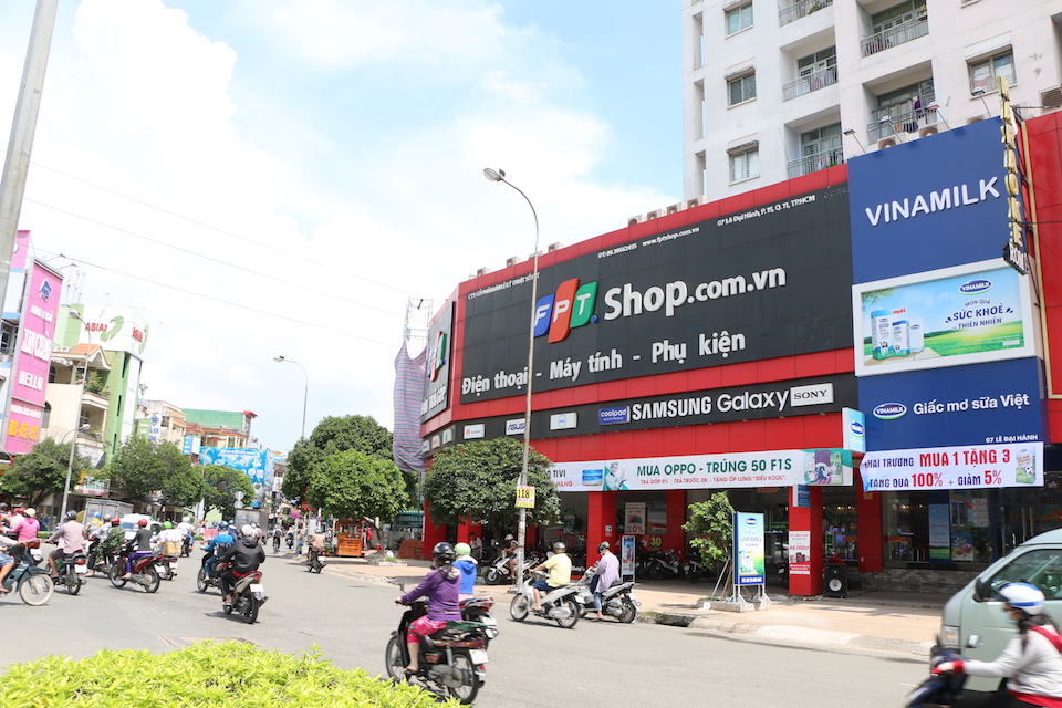 FPT và Vinamilk hợp tác bán sữa