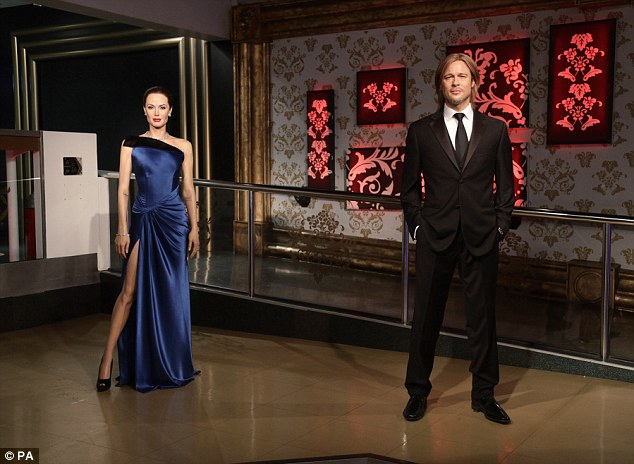 Tượng sáp Angelina Jolie và Brad Pitt cũng "ly dị"