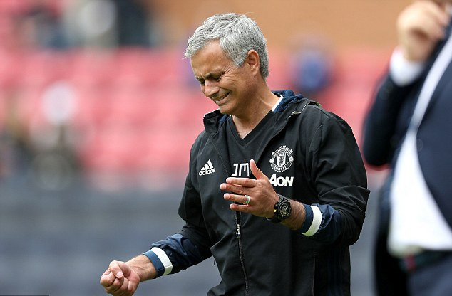 Mourinho từng được nữ bác sĩ Carneiro cứu chữa