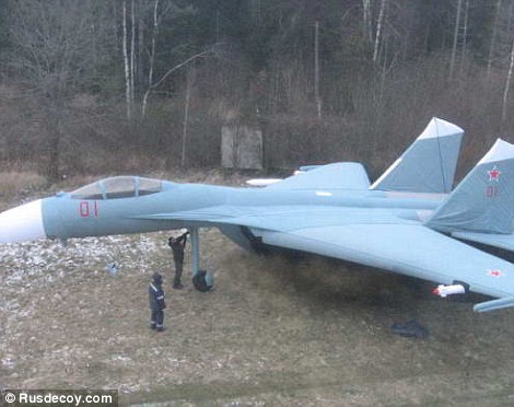 
M&ocirc; h&igrave;nh Su-27

