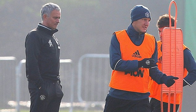 Mourinho tiết lộ lý do gọi lại Schweinsteiger