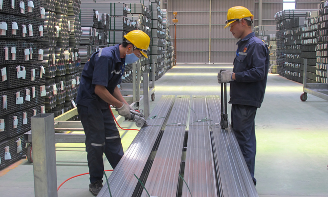 Thân hữu, bôi trơn, làm méo mó thị trường