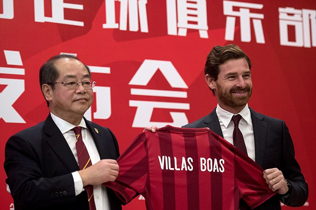 HLV Boas sang Trung Quốc hưởng lương cao ngất