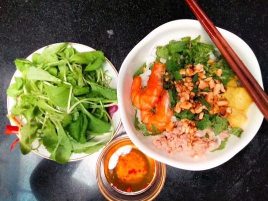 Mì Quảng trộn cho buổi sáng thêm ngon