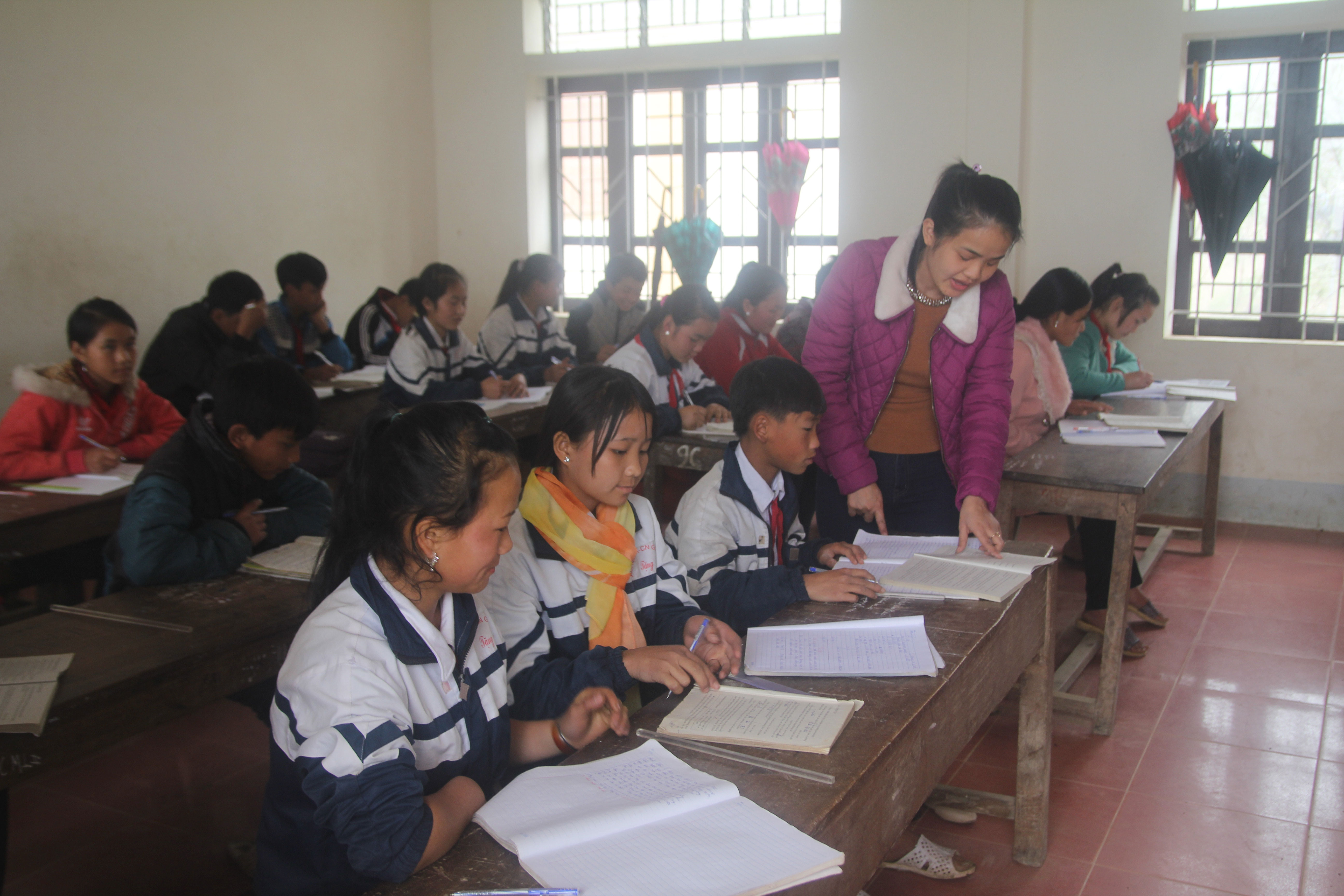 Lên “cổng trời” gieo chữ