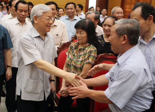 Đất nước giàu lên, đói nghèo phải giảm