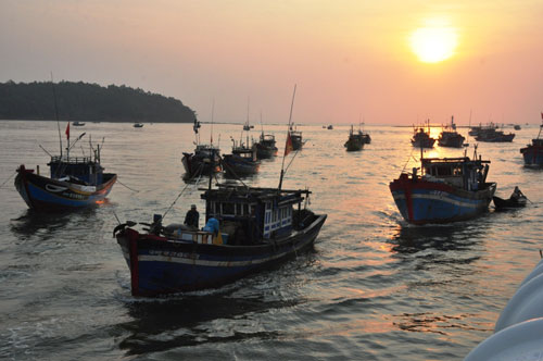 Ngư dân bám biển đến cùng