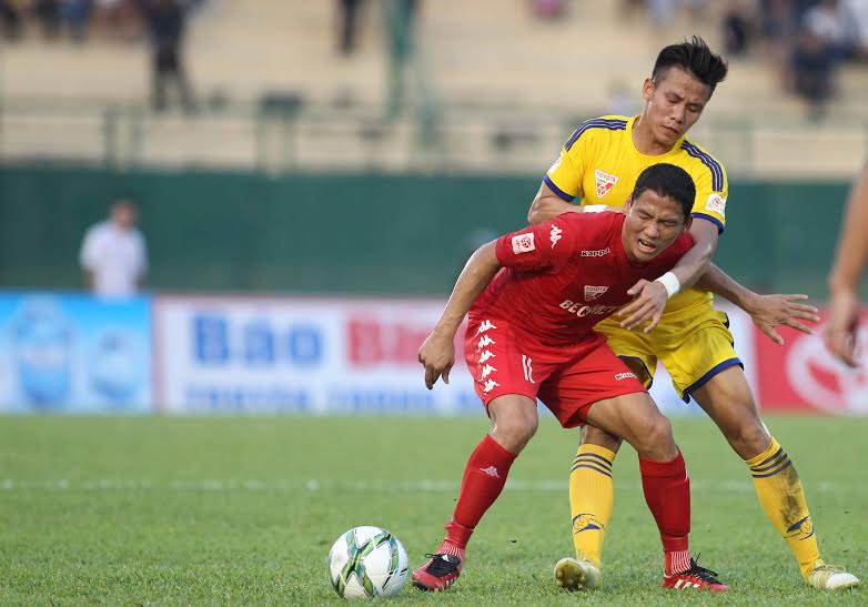 Xem B.Bình Dương thua sốc SLNA