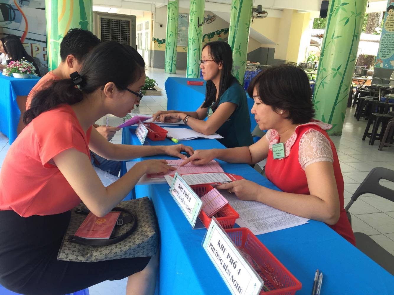 Nhận hồ sơ vào lớp 1 năm học 2016-2017
