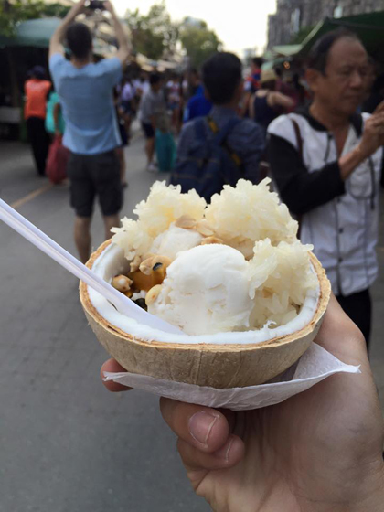 6 món ăn vặt nên thử trong chợ ở Bangkok