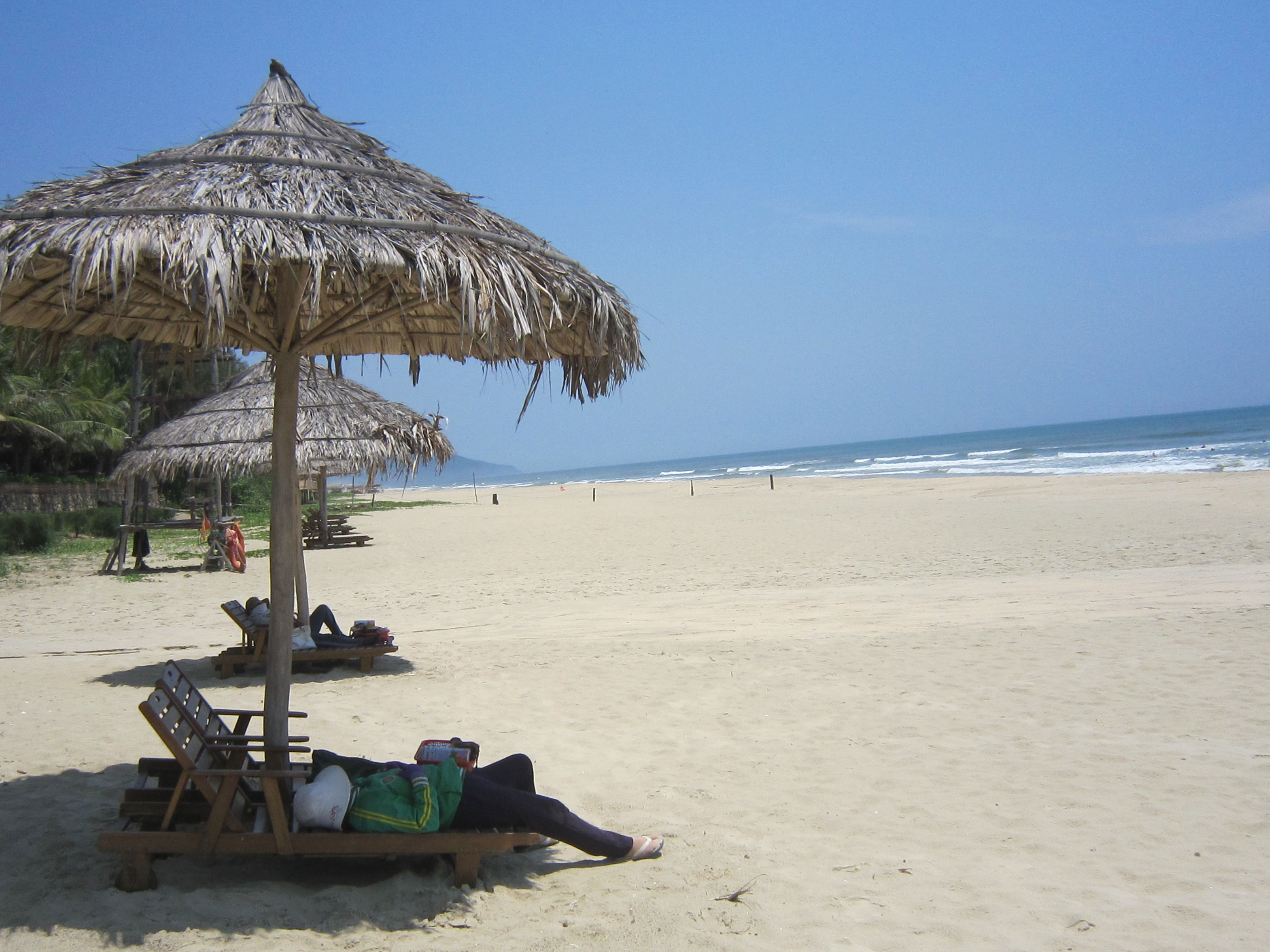 Vực dậy du lịch biển