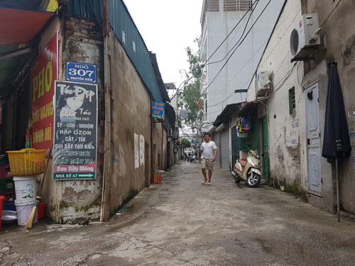 Tháp đôi nghĩa trang giữa thủ đô