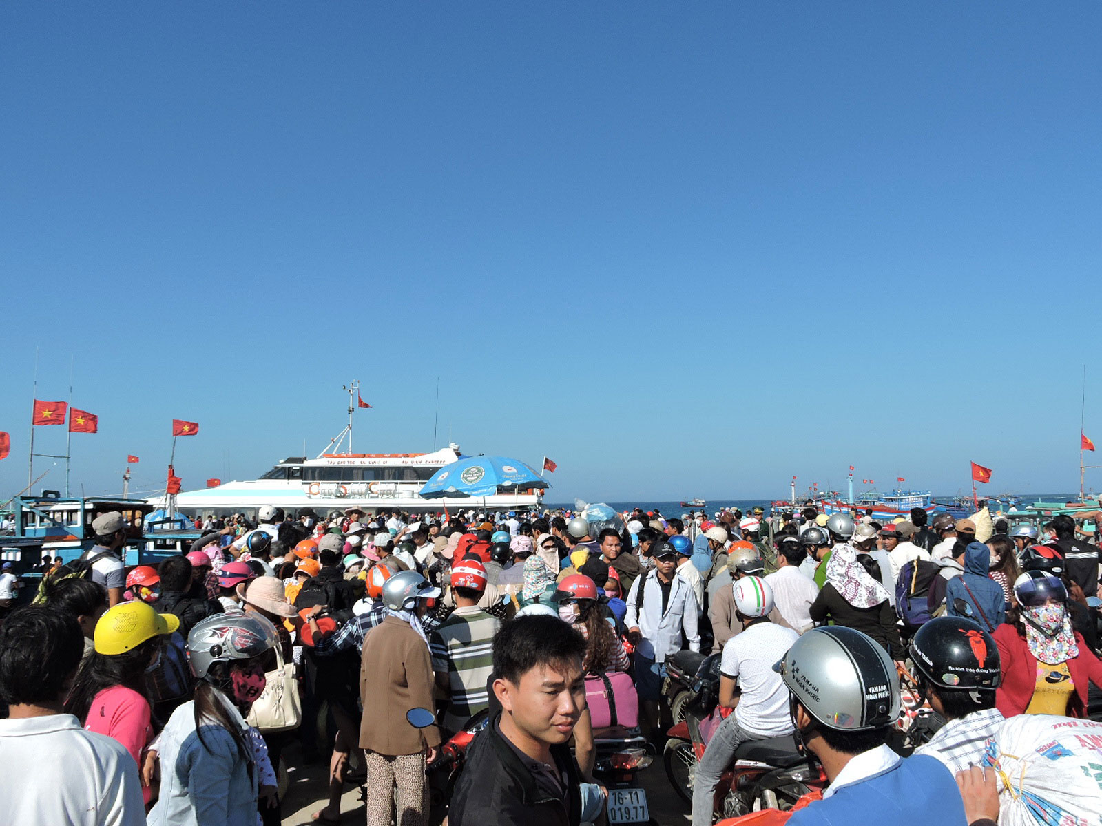 Chen nhau rời đảo Lý Sơn