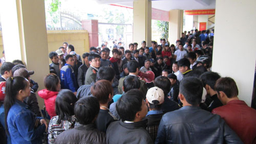 Đổ xô sang Lào mưu sinh