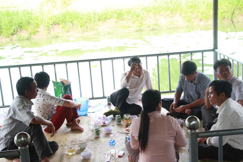 Đánh cấp dưới vì bất đồng về loại bia