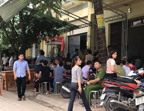 Gia đình Bí thư Tỉnh ủy Yên Bái Phạm Duy Cường đang lo tang lễ cho ông Ảnh: NGUYỄN QUYẾT
