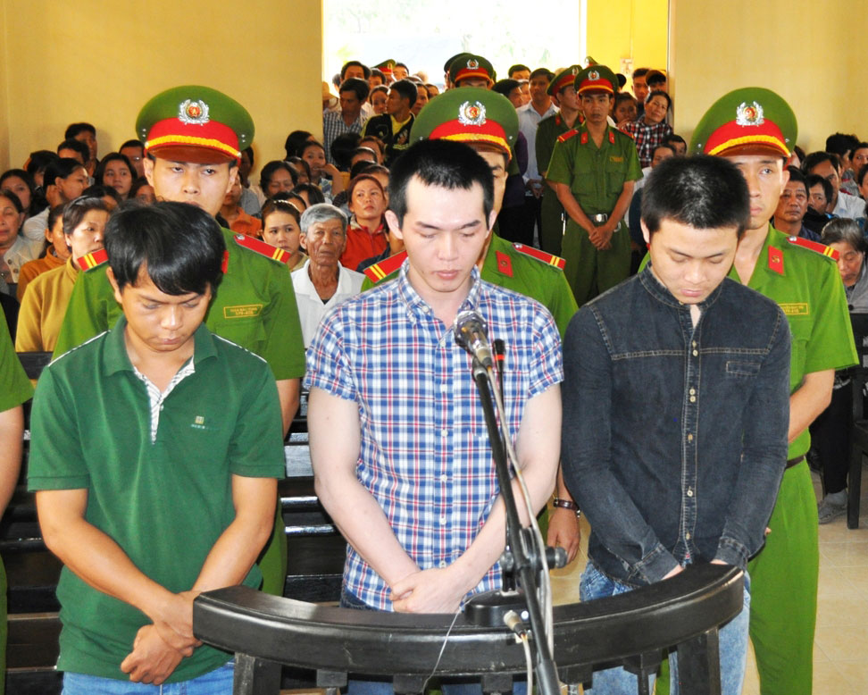 Xét xử vụ công an xã đánh chết học sinh: Nguyên công an viên bị nâng án tù