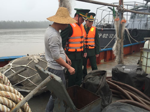Xua đuổi hơn 100 tàu cá Trung Quốc vi phạm chủ quyền Việt Nam