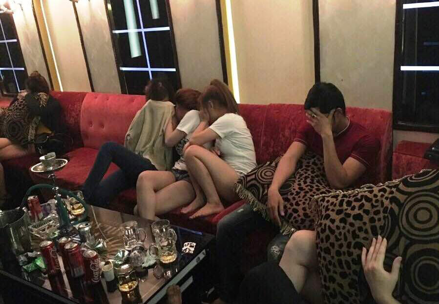 Đột kích quán karaoke có nhiều người sử dụng ma túy