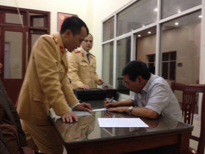 Xử nghiêm tài xế ô tô biển xanh gây tai nạn rồi bỏ chạy