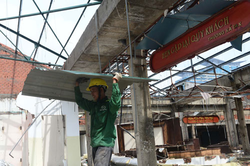 Bắt đầu tháo dỡ Thương xá Tax