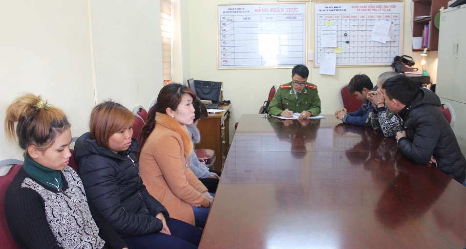 Bắt 3 thanh niên bán 4 cô gái sang Trung Quốc