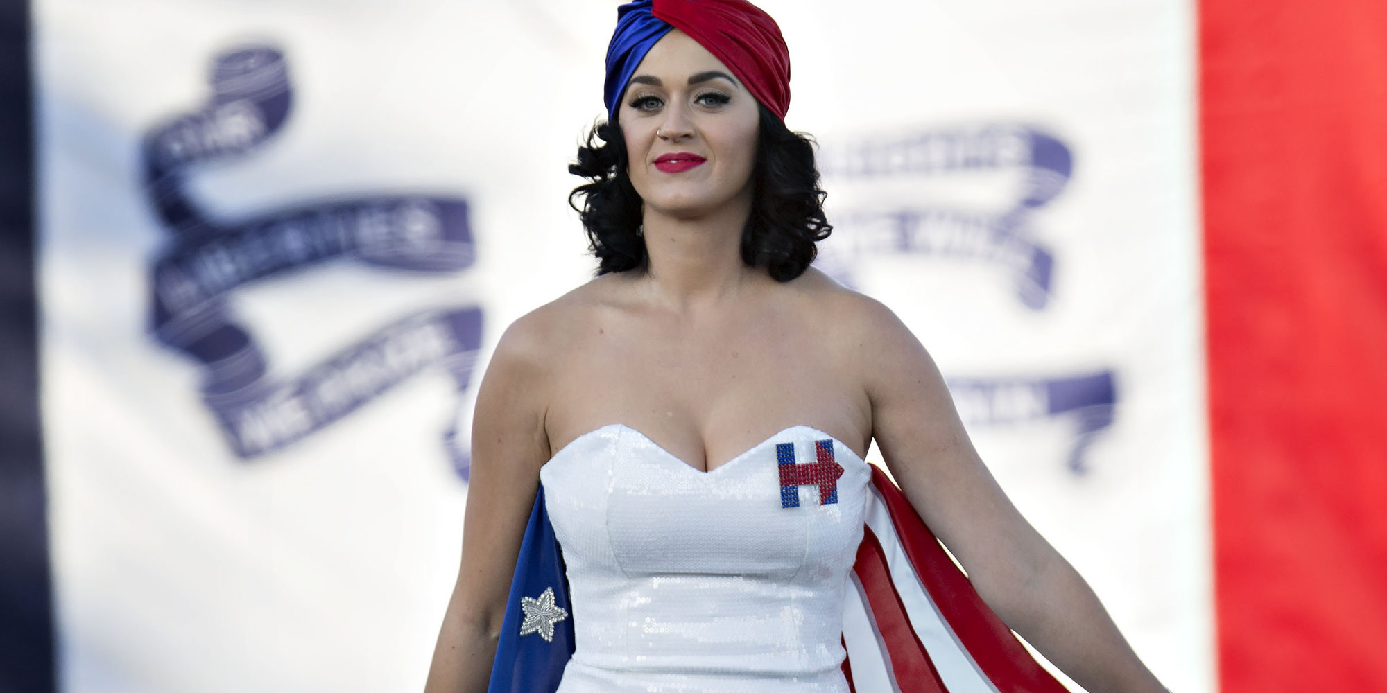 
Katy từng c&ocirc;ng khai ủng hộ Hillary Clinton
