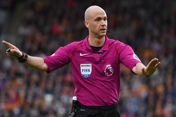 Trọng tài Anthony Taylor