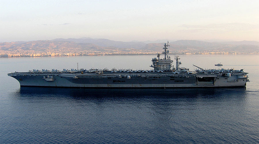 3 cảnh sát Pháp lạc trên tàu sân bay USS Eisenhower