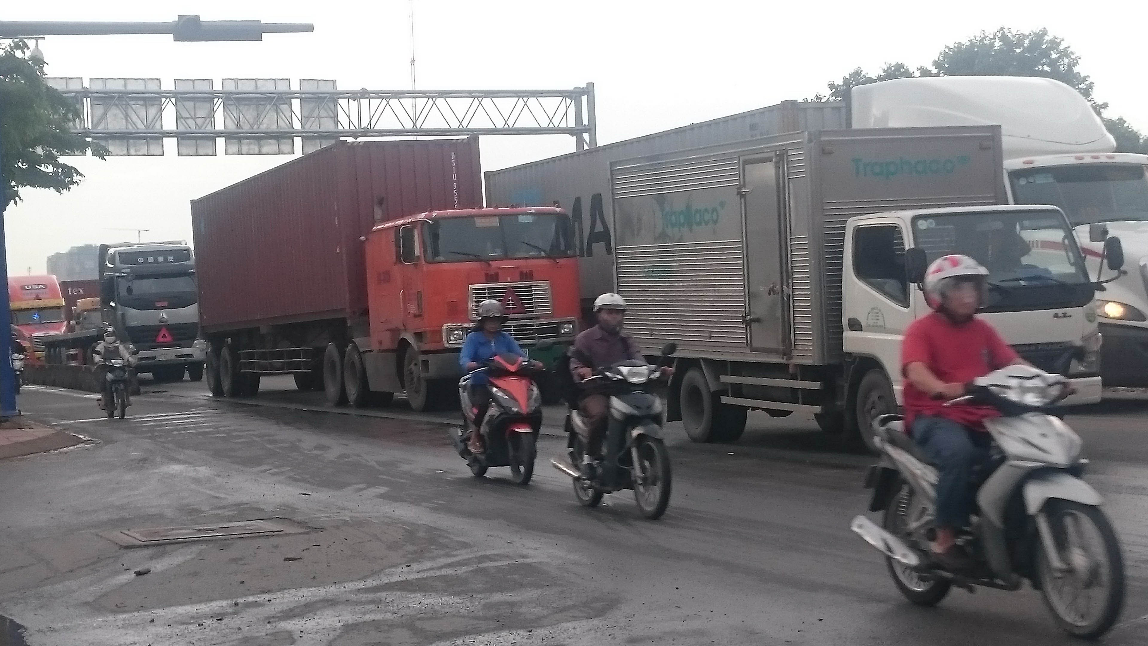 Bắt đầu “giải cứu” cảng Cát Lái