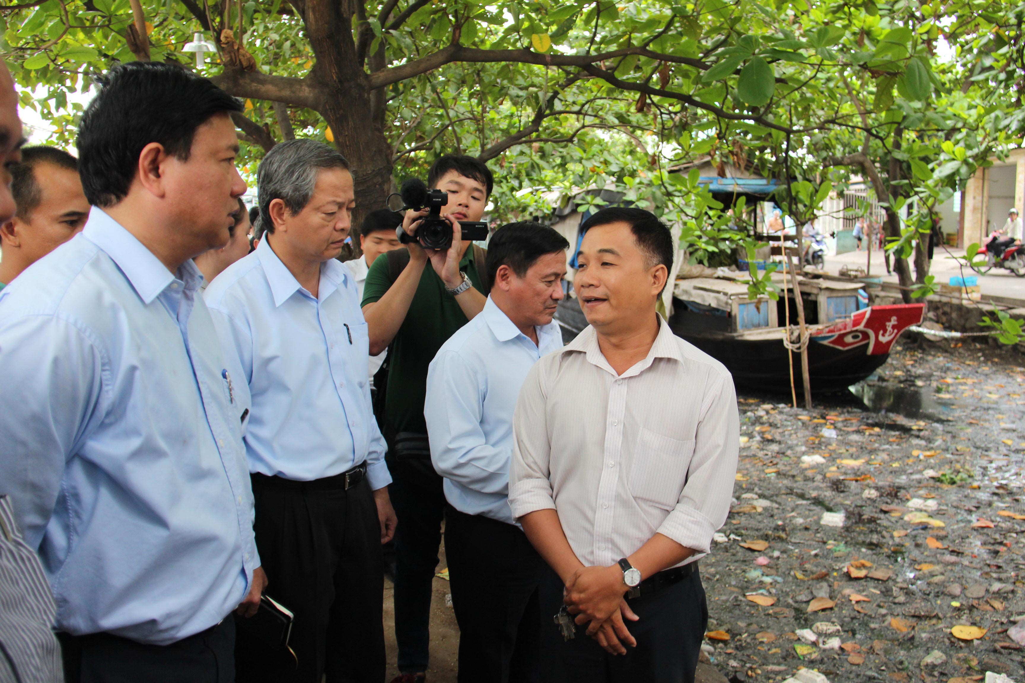 Mạnh tay xử cán bộ vô cảm