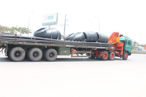 Được tăng tốc, xe tải thành hung thần!