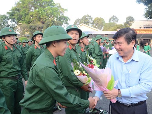 Nô nức tòng quân
